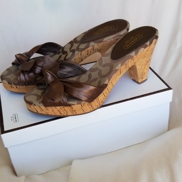 Sandals - Picture 2 of 5